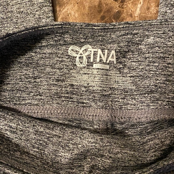 Aritzia TNA Leggings - Picture 4 of 4